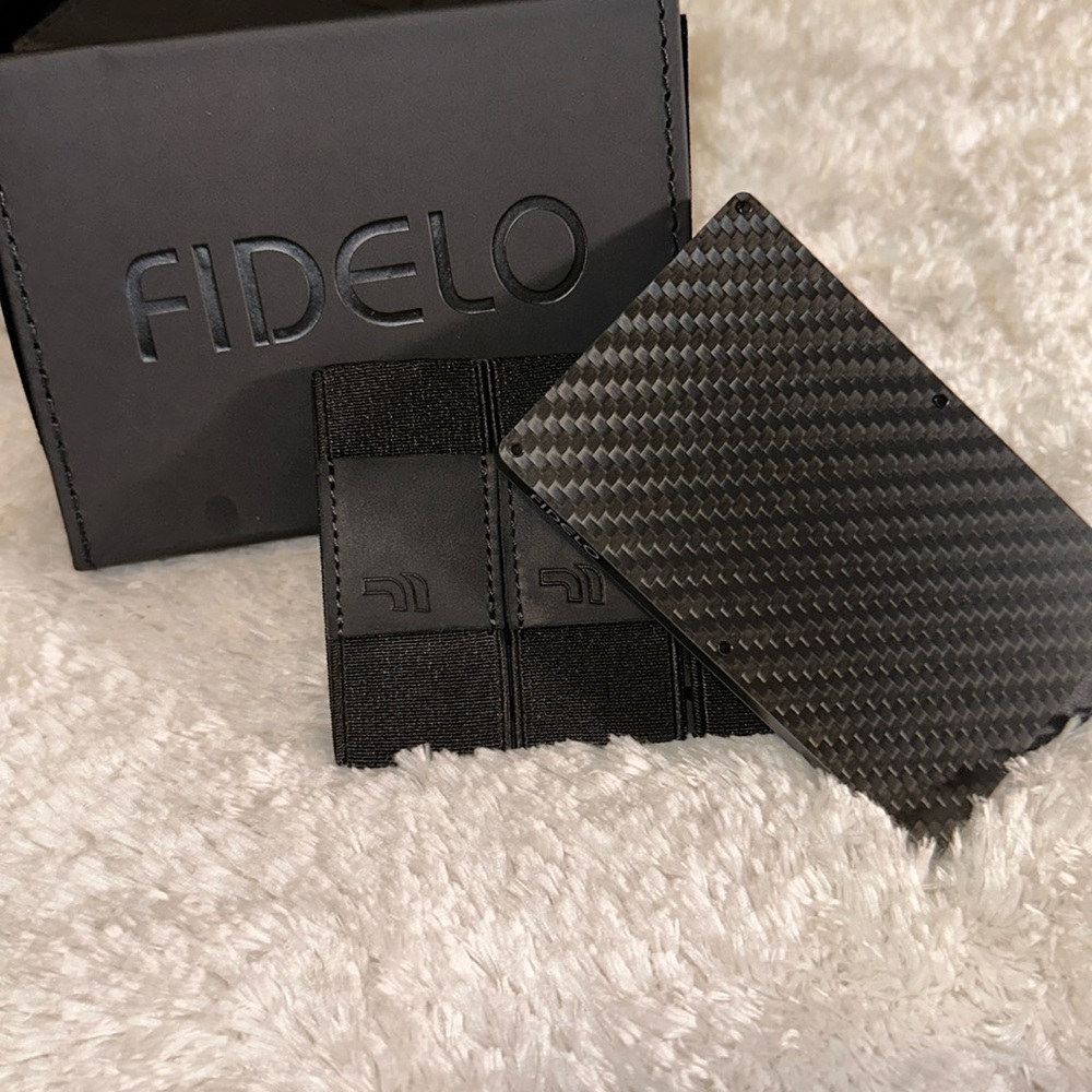 Fidelo Minimalist Wallet for Men- RFID Blocking Pop up Wallet Credit Card Holder